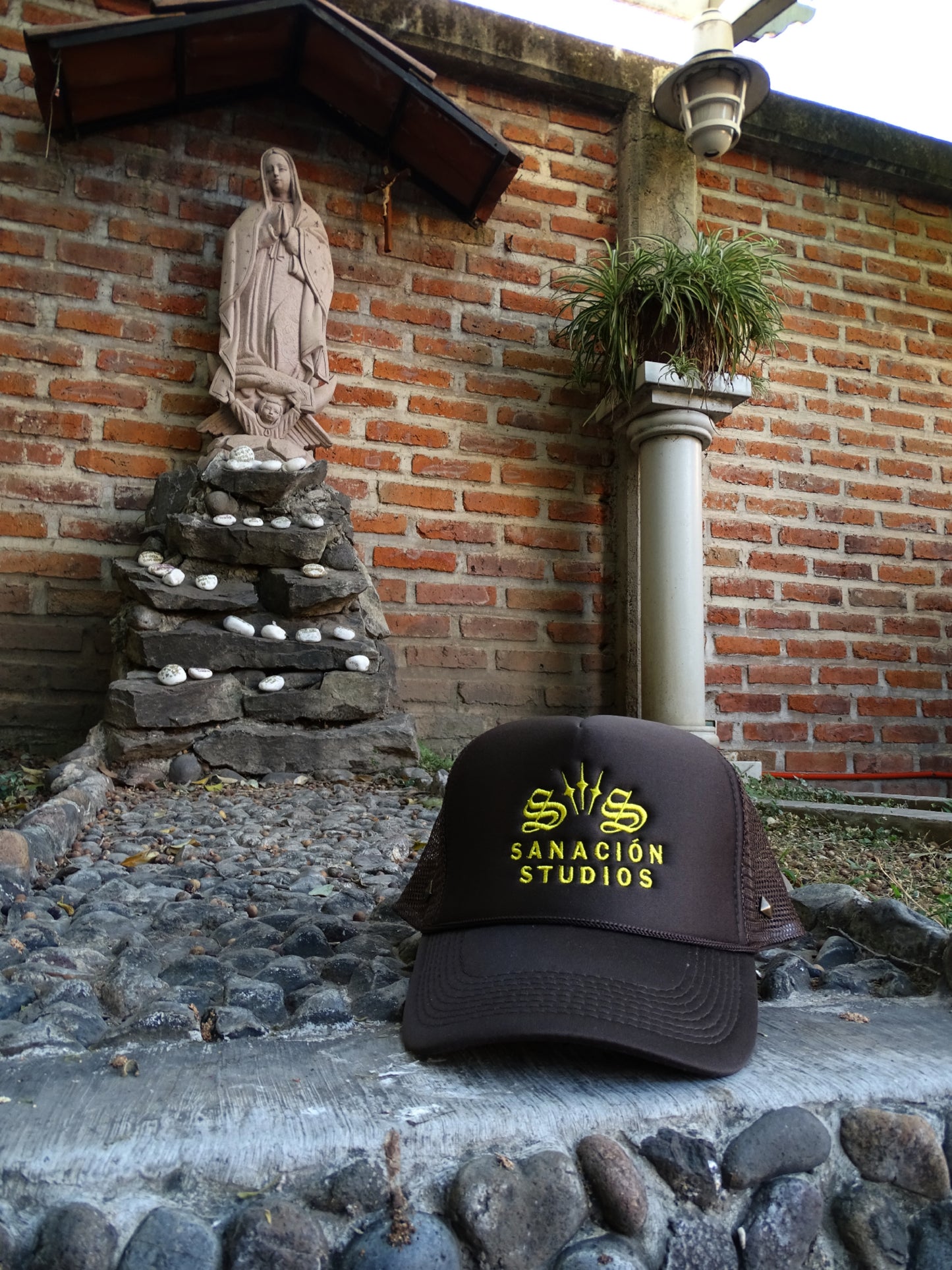BROWN SS TRUCKER HAT