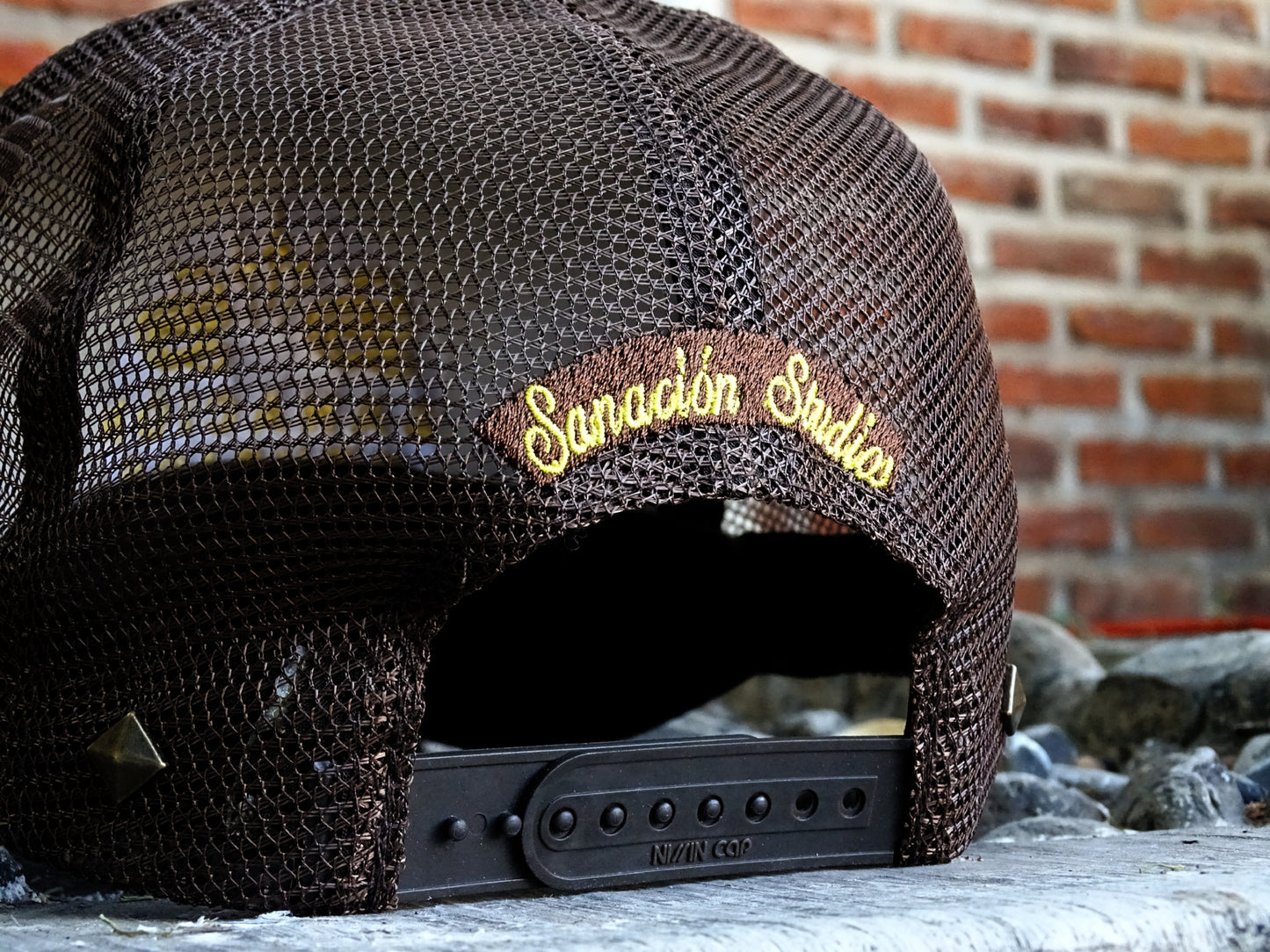 BROWN SS TRUCKER HAT