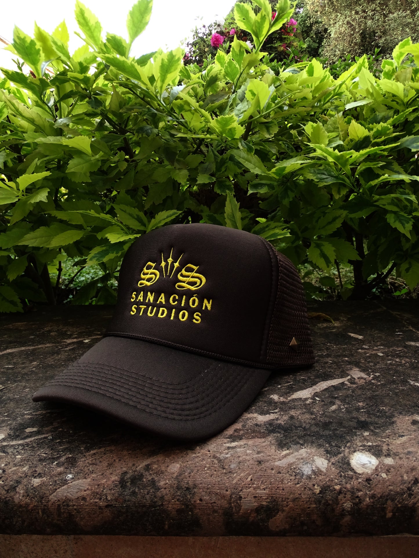 BROWN SS TRUCKER HAT