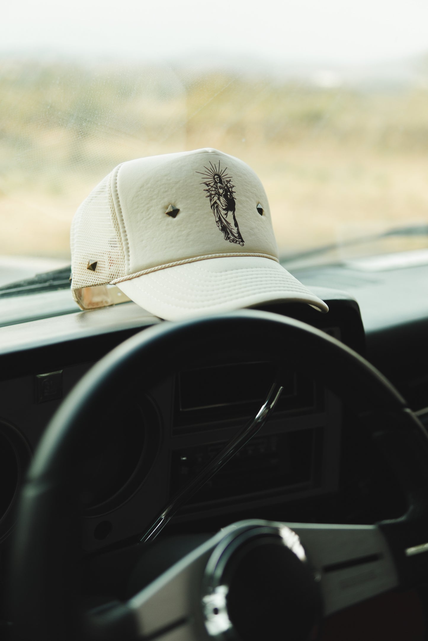 7 DOLORES TRUCKER HAT